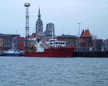 Nicolai Kirche und Hafenkapitän